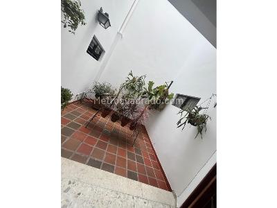 Casa de 5 alcobas en venta en Santa Rita, Cali, 212 m² · foto 14 de 20