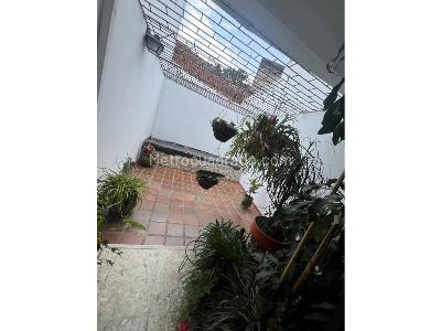 Casa de 5 alcobas en venta en Santa Rita, Cali, 212 m² · foto 19 de 20