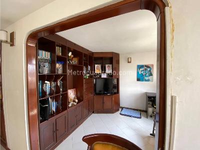 Apartamento de 3 alcobas en venta en Santa Anita, Cali, 150 m² · foto 2 de 18