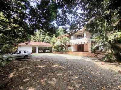 Casa de 5 alcobas en venta en Bochalema, Cali, 1906 m² · foto 2 de 20