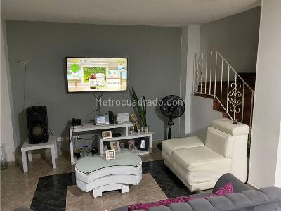 Casa de 5 alcobas en venta en Ciudadela Comfandi, Cali, 171 m² · foto 2 de 20