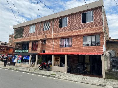 Casa de 5 alcobas en venta en El Poblado Ii, Cali, 209 m² · foto 2 de 3