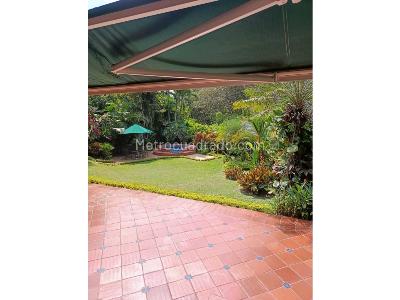 Casa de 4 alcobas en venta en Ciudad Jardin, Cali, 950 m² · foto 2 de 13