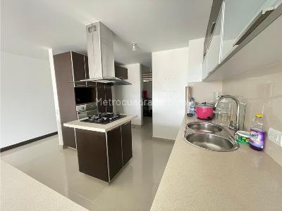 Apartamento de 3 alcobas en venta en Cali, Cali, 150 m² · foto 2 de 14