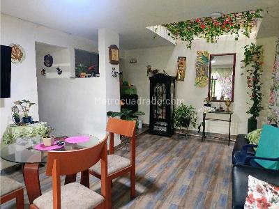Casa de 5 alcobas en venta en Alfonzo Lopez, Cali, 330 m² · foto 2 de 14