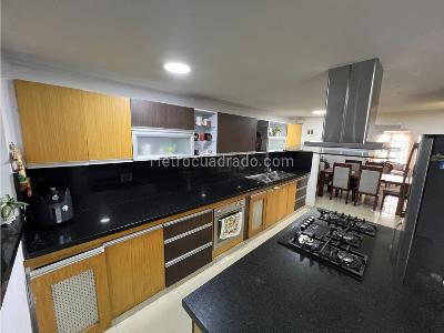 Casa de 4 alcobas en venta en Camino Real, Cali, 228 m² · foto 8 de 20