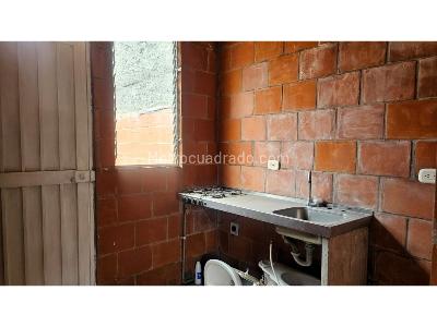 Casa de 1 alcoba en venta en Cali, Cali, 35 m² · foto 3 de 9