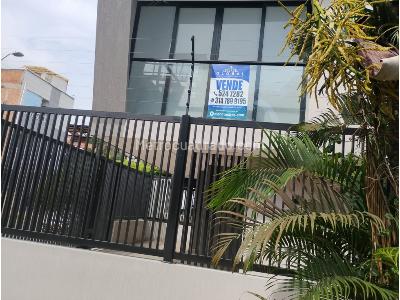 Casa de 3 alcobas en venta en Ciudad 2000, Cali, 239 m² · foto 2 de 20