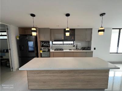 Casa de 3 alcobas en venta en Ciudad 2000, Cali, 239 m² · foto 3 de 20