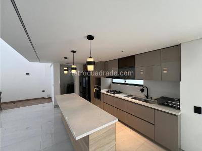 Casa de 3 alcobas en venta en Ciudad 2000, Cali, 239 m² · foto 5 de 20