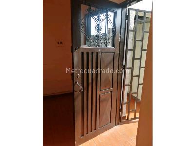 Apartamento en venta en Villa Del Lago, Cali · foto 2 de 16
