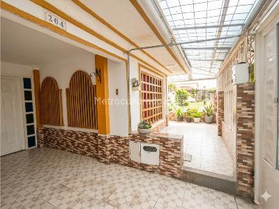 Casa de 5 alcobas en venta en Santa Maria Del Palmar, Palmira, 272 m² · foto 5 de 20