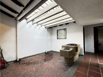 Casa de 4 alcobas en venta en Ciudad Jardin, Cali, 270 m² · foto 8 de 8