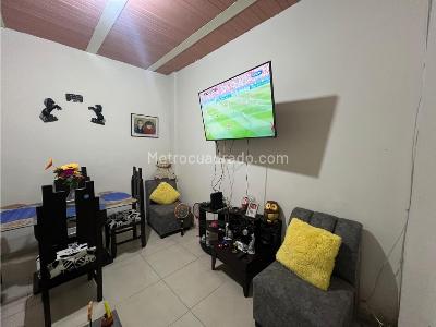 Casa de 5 alcobas en venta en Primitivo Crespo, Cali, 106 m² · foto 2 de 10