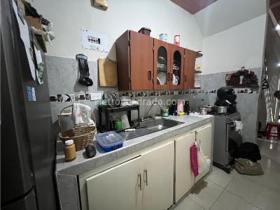 Casa de 5 alcobas en venta en Primitivo Crespo, Cali, 106 m² · foto 3 de 10