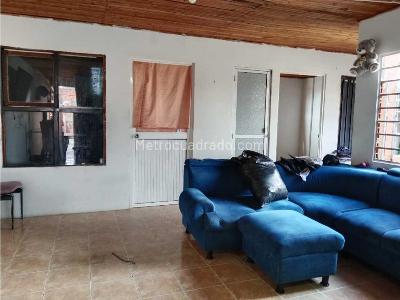 Casa de 5 alcobas en venta en Villa Del Sur, Cali, 400 m² · foto 4 de 8