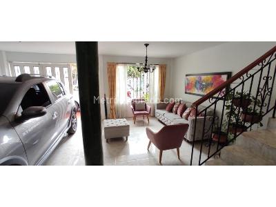 Casa de 4 alcobas en venta en Ciudad 2000, Cali, 270 m² · foto 2 de 7