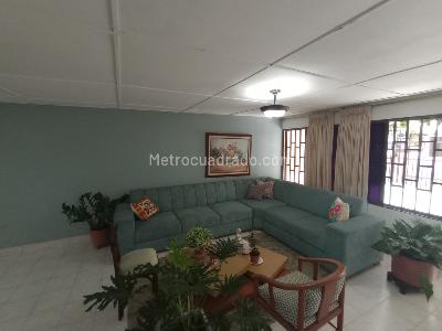 Casa en venta en Ciudad Jardin, Barranquilla · foto 2 de 18