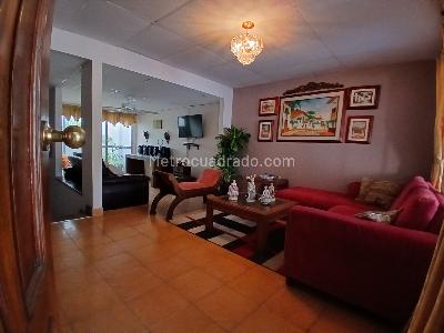 Casa de 3 alcobas en venta en El Limoncito, Barranquilla, 240 m² · foto 2 de 12