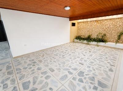 Casa en venta en Los Alpes, Barranquilla · foto 2 de 17