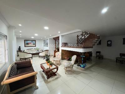 Casa de 4 alcobas en venta en Santa Monica, Barranquilla, 289 m² · foto 2 de 20