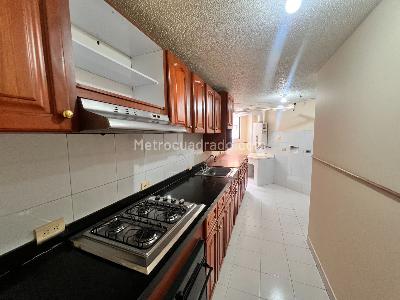 Apartamento en venta en Las Villas, Bogotá · foto 3 de 12