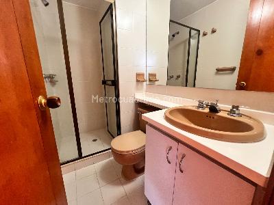 Apartamento en venta en Las Villas, Bogotá · foto 4 de 12
