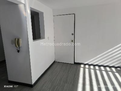 Apartamento de 2 alcobas en venta en San Jose De Spring, Bogotá, 61 m² · foto 4 de 13