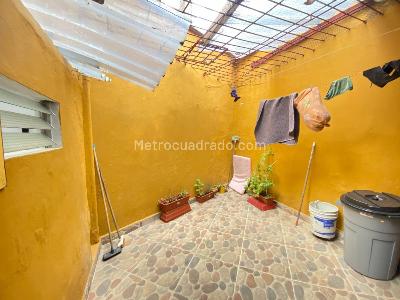 Casa de 5 alcobas en venta en El Rosario, Bello, 100 m² · foto 2 de 17