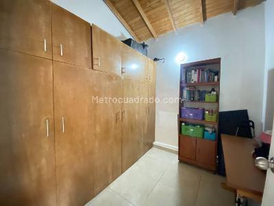 Casa de 5 alcobas en venta en El Rosario, Bello, 100 m² · foto 4 de 17