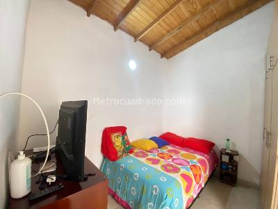 Casa de 5 alcobas en venta en El Rosario, Bello, 100 m² · foto 7 de 17