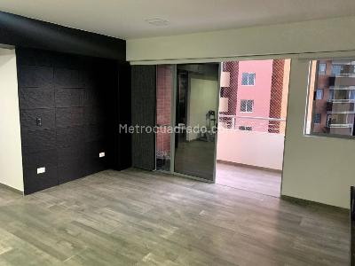 Apartamento de 3 alcobas en venta en Niquia, Bello, 93 m² · foto 2 de 15