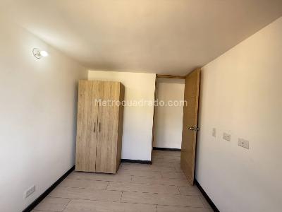 Apartamento de 3 alcobas en venta en Valadares, Bello, 61 m² · foto 13 de 20