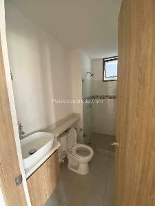 Apartamento de 3 alcobas en venta en Bello, Bello, 73 m² · foto 8 de 13