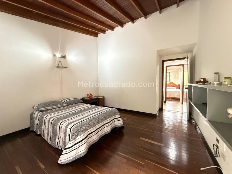 Casa de 4 Alcobas en Los Balsos con Terraza y Patio - 4