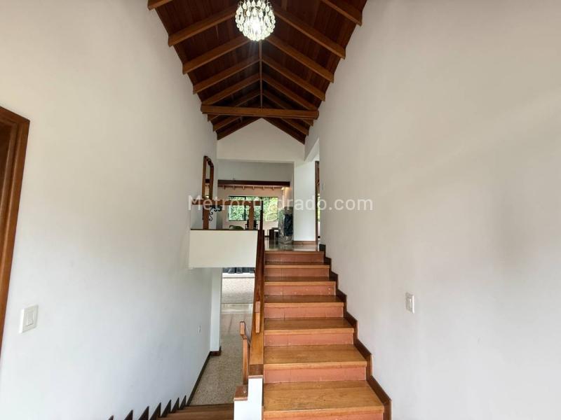 Casa de 4 Alcobas en Los Balsos con Terraza y Patio - 8