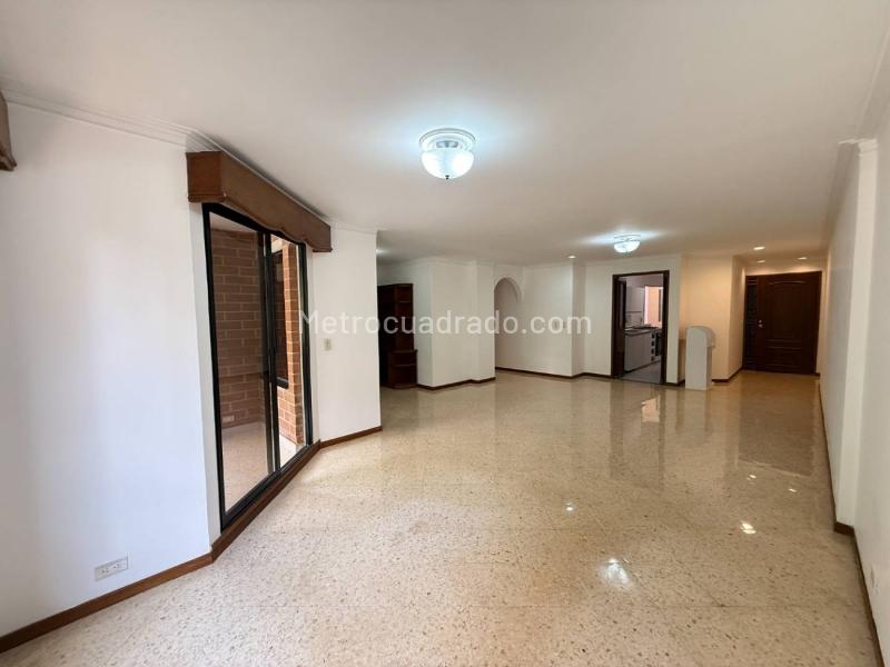 Apartamento de 3 Alcobas con Terraza en Laureles Santa Teresita - 9