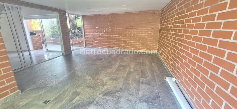 4BR House for Rent in San Lucas, Medellín with Jacuzzi - 3