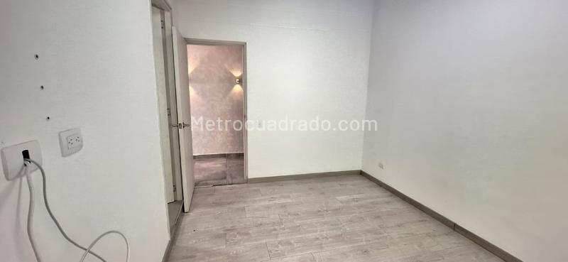 4BR House for Rent in San Lucas, Medellín with Jacuzzi - 4