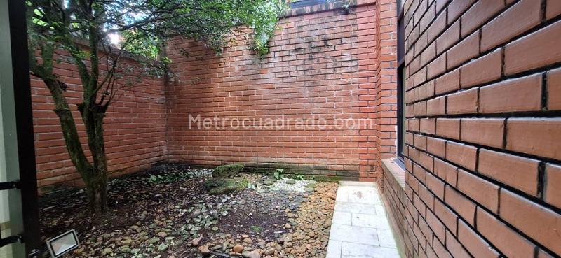 Casa Elegante de 3 Alcobas en Arriendo en Loma de los Parra - 3