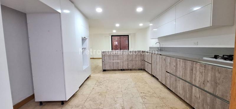 Casa Elegante de 3 Alcobas en Arriendo en Loma de los Parra - 6