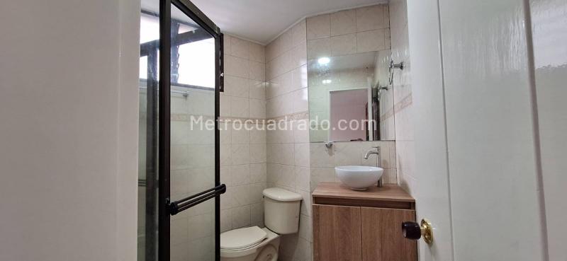 Amplio Apartamento de 4 Alcobas en Florida Nueva - 3