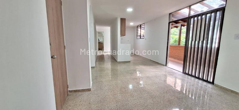 Amplio Apartamento de 4 Alcobas en Florida Nueva - 4