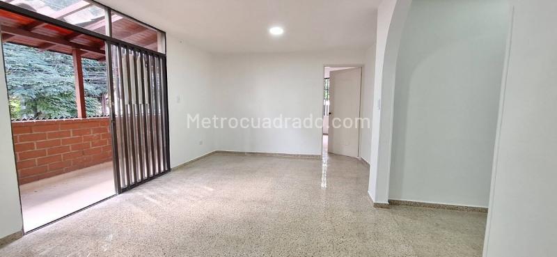 Amplio Apartamento de 4 Alcobas en Florida Nueva - 5