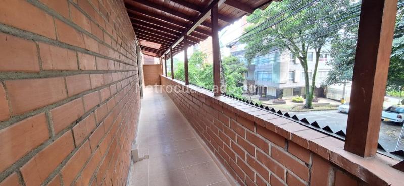 Amplio Apartamento de 4 Alcobas en Florida Nueva - 8