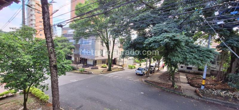 Amplio Apartamento de 4 Alcobas en Florida Nueva - 9