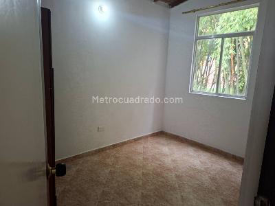 Apartamento de 3 alcobas en venta en Alto De Las Flores, Sabaneta, 60 m² · foto 6 de 13