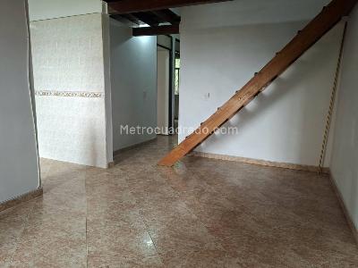 Apartamento de 3 alcobas en venta en Alto De Las Flores, Sabaneta, 60 m² · foto 11 de 13