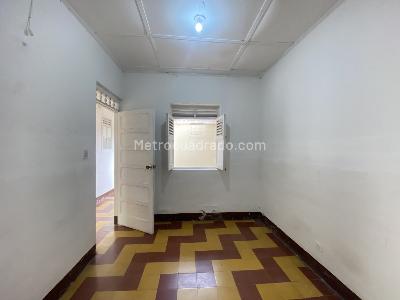 Casa de 5 alcobas en venta en Boston, Medellín, 180 m² · foto 5 de 20