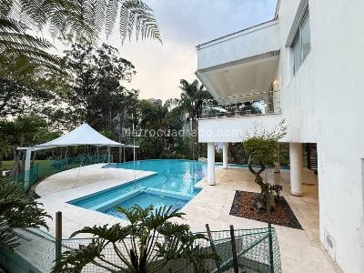 Casa de 5 alcobas en venta en Los Balsos, Medellín · foto 6 de 20